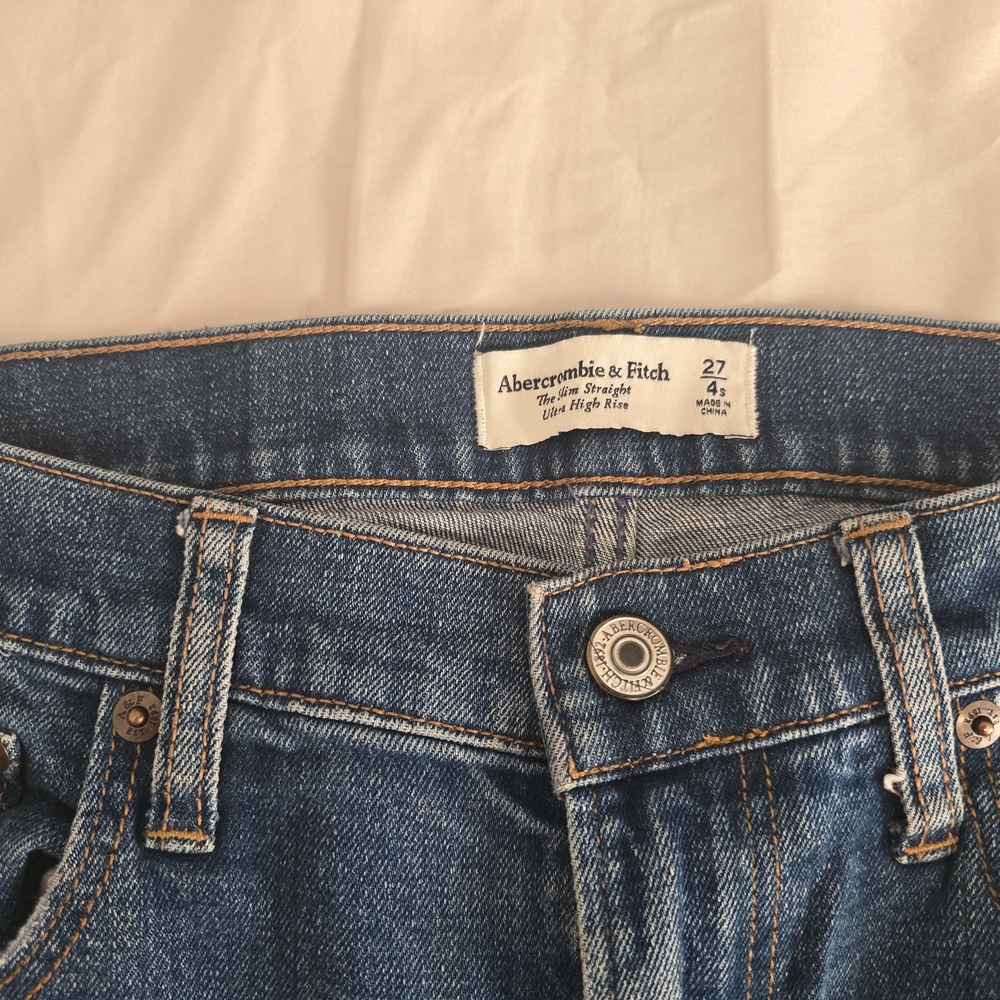 Abercrombie & Fitch Slim Straight High Rise Jeans